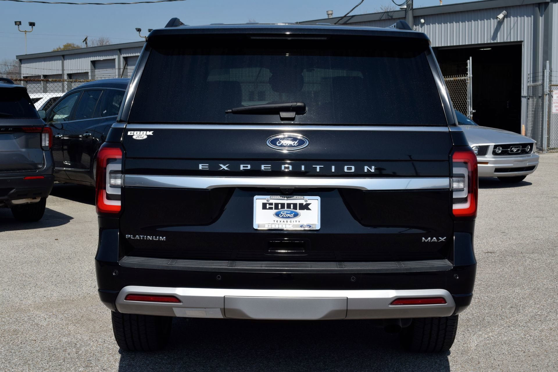 Certified 2024 Ford Expedition Max Platinum image 5
