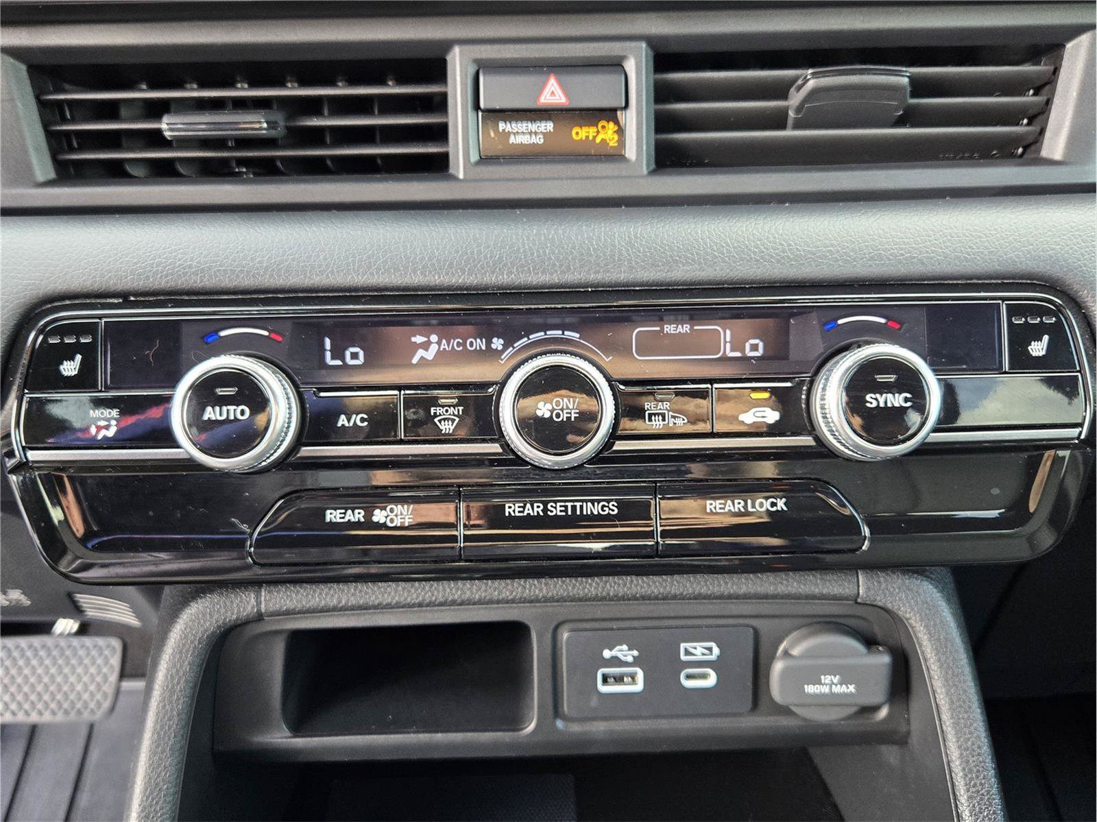 Used 2025 Honda Pilot TrailSport image 17