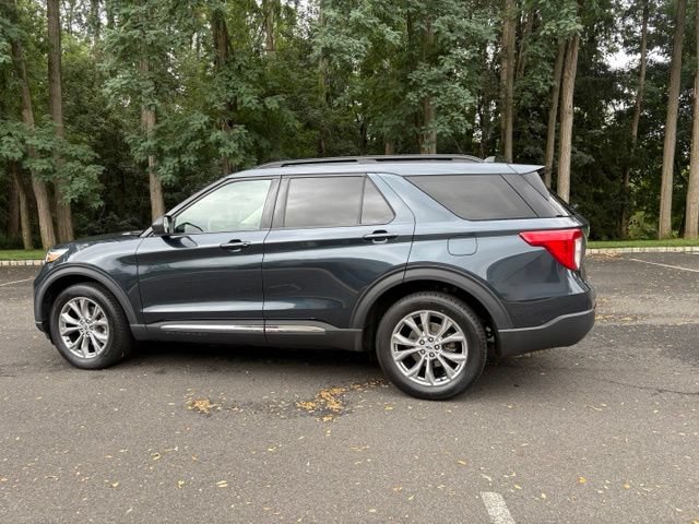 Certified 2023 Ford Explorer XLT w/ Equipment Group 202A AWD/4WD image 3