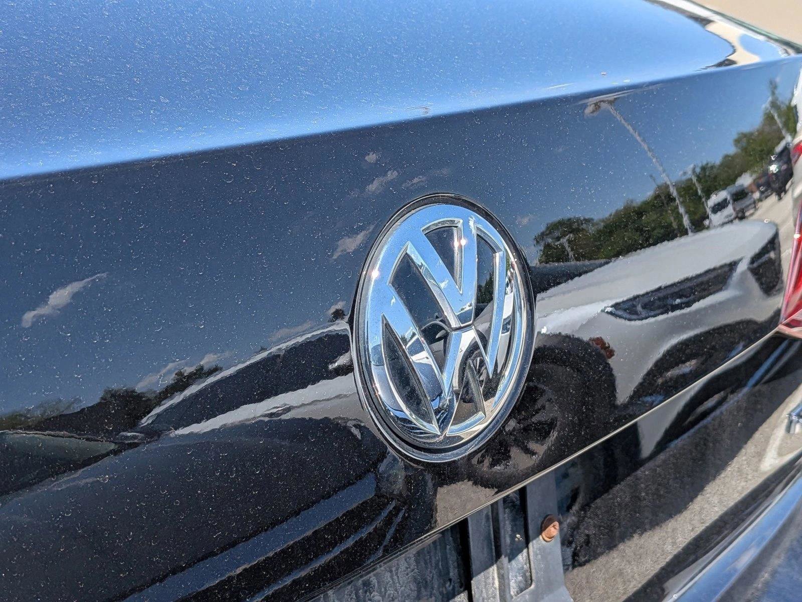 Used 2017 Volkswagen Jetta SE FWD image 12