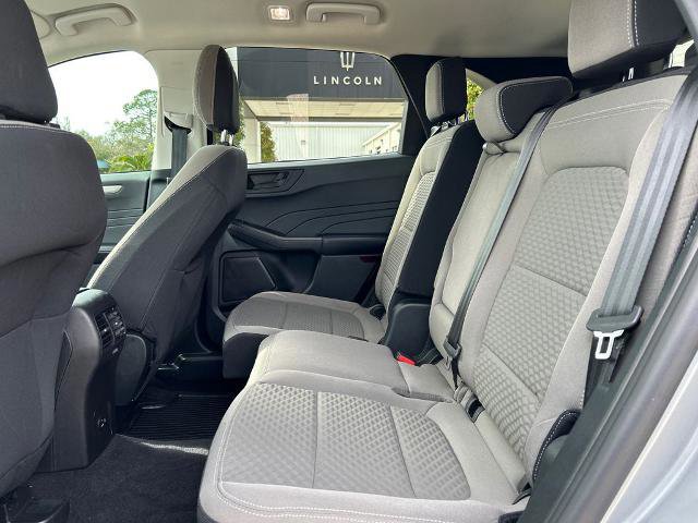 Certified 2022 Ford Escape SE w/ SE Sport Appearance Package image 29