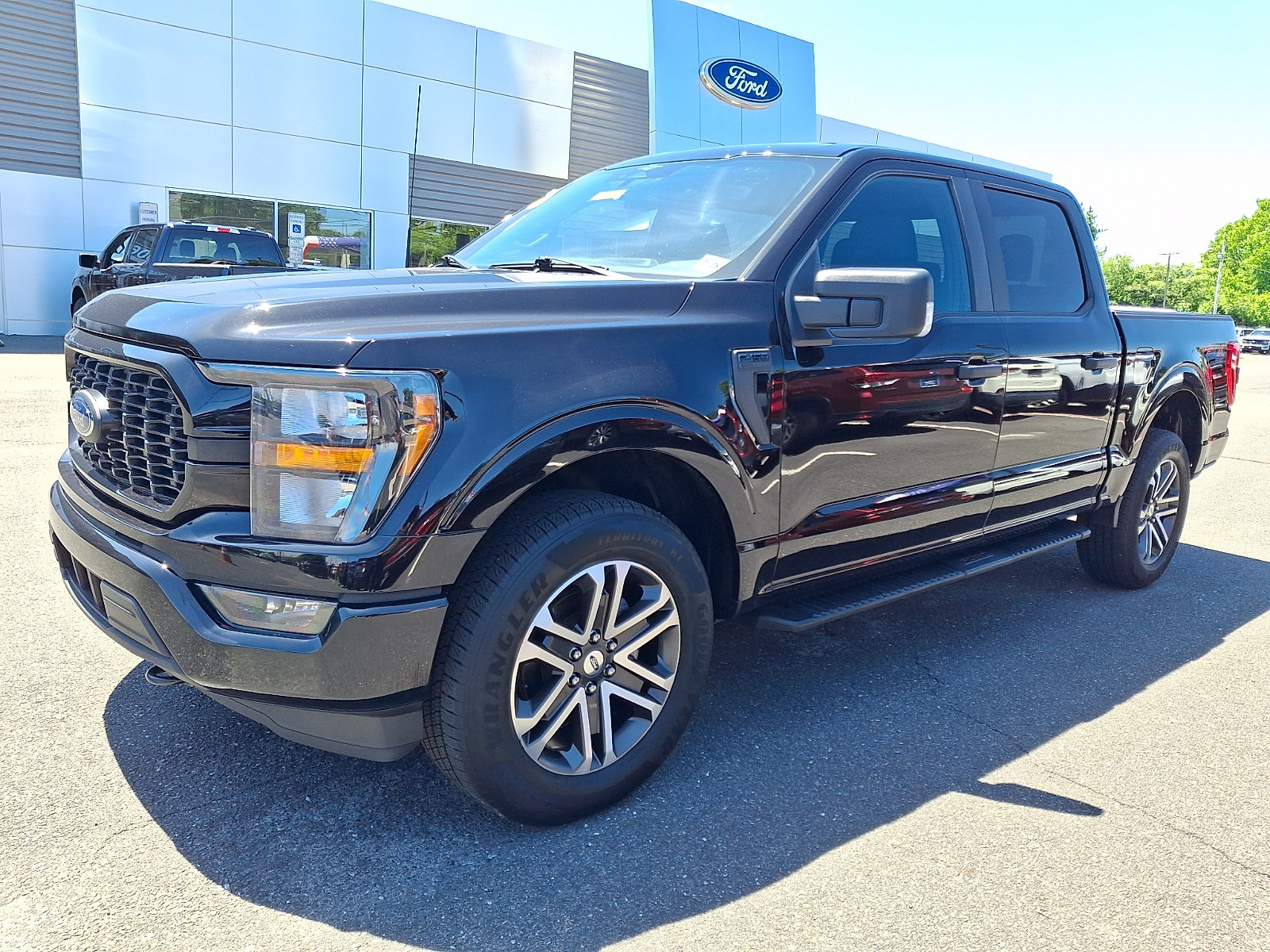 Certified 2023 Ford F150 XL w/ STX Appearance Package AWD/4WD image 5