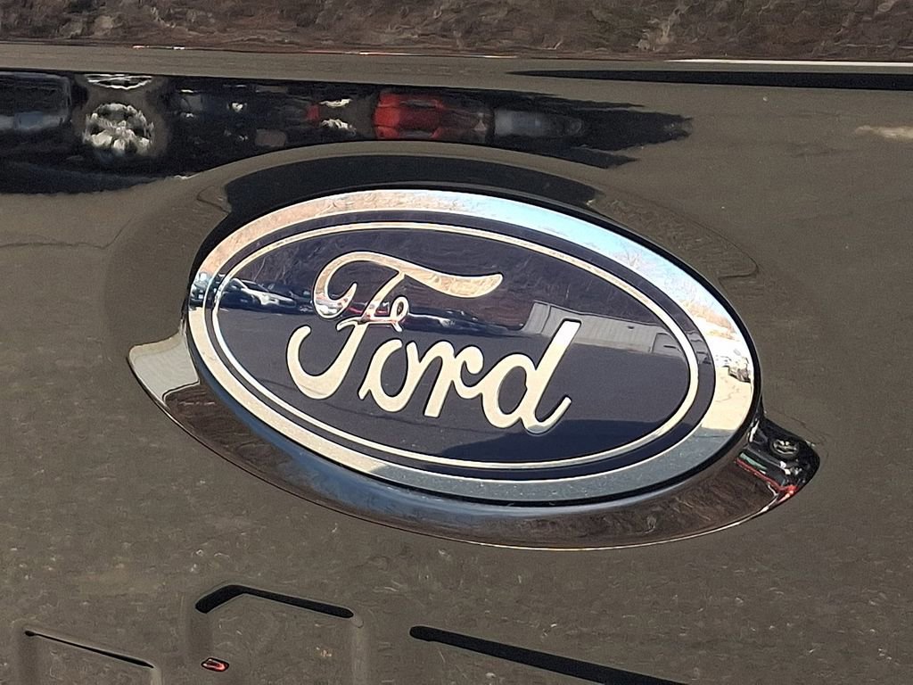 Certified 2022 Ford F150 Lariat w/ Equipment Group 502A High image 31