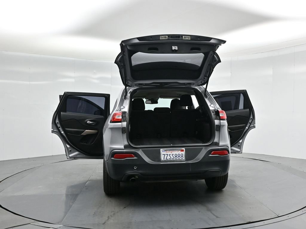 Used 2017 Jeep Cherokee Sport image 50