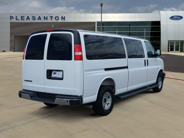 Used 2025 Chevrolet Express 3500 LT w/ LT Preferred Equipment Group RWD image 5