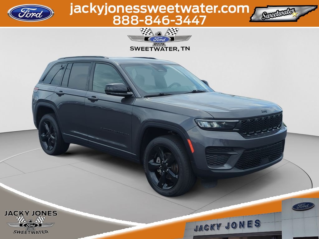 Used 2023 Jeep Grand Cherokee Altitude AWD/4WD image 7