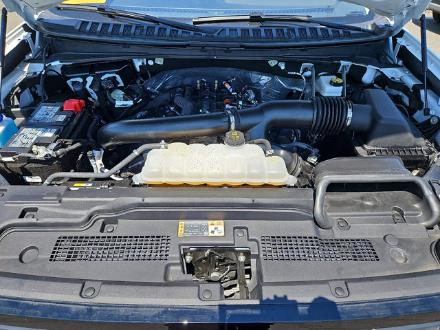 Certified 2025 Ford Expedition Active AWD/4WD image 32