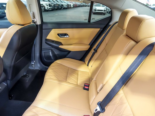 Used 2023 Nissan Sentra SV w/ SV Premium Package FWD image 14