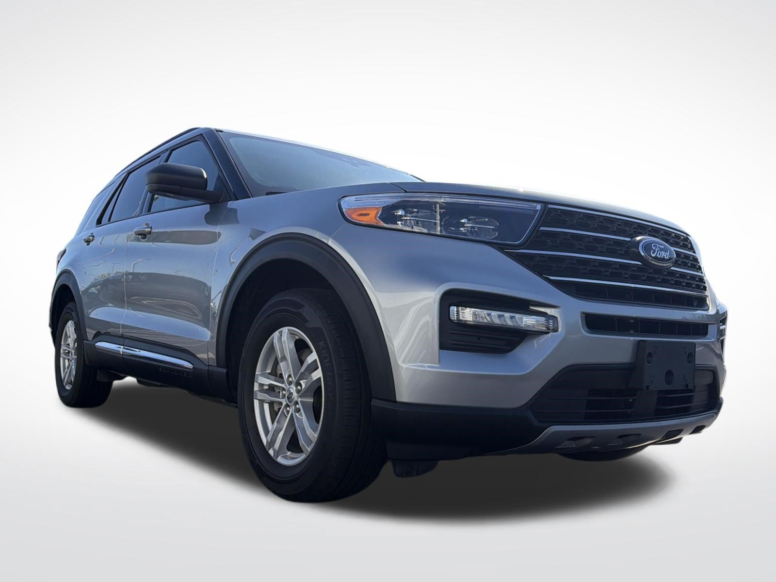 Certified 2024 Ford Explorer XLT w/ Equipment Group 202A AWD/4WD image 5