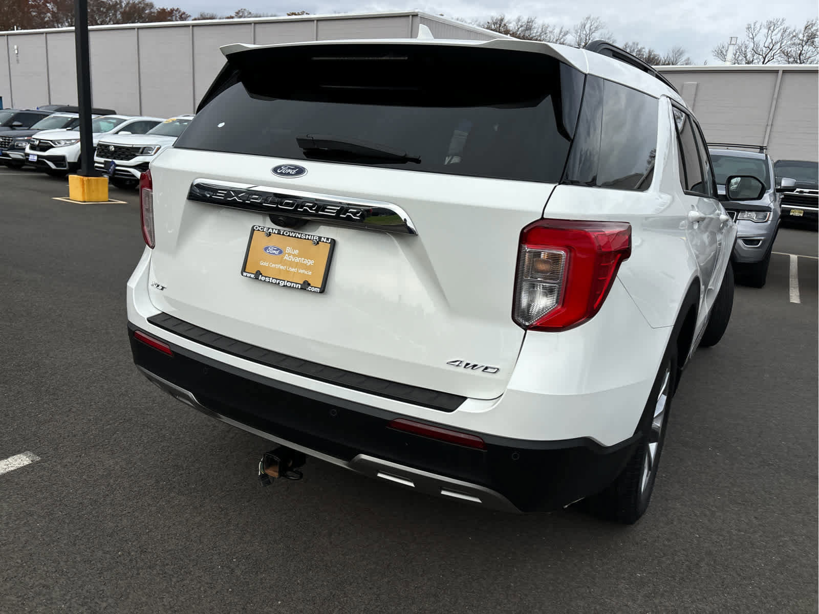 Certified 2022 Ford Explorer XLT w/ Equipment Group 202A image 5