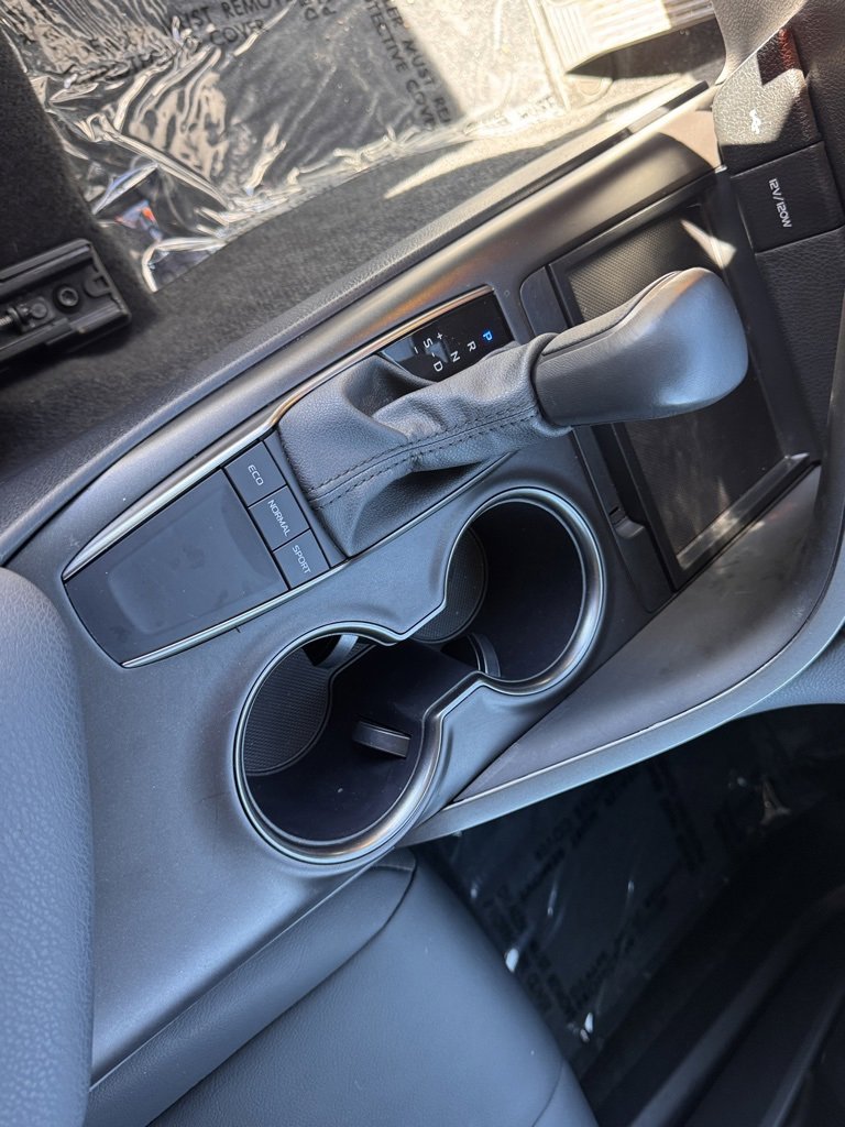 Used 2024 Toyota Camry SE image 24