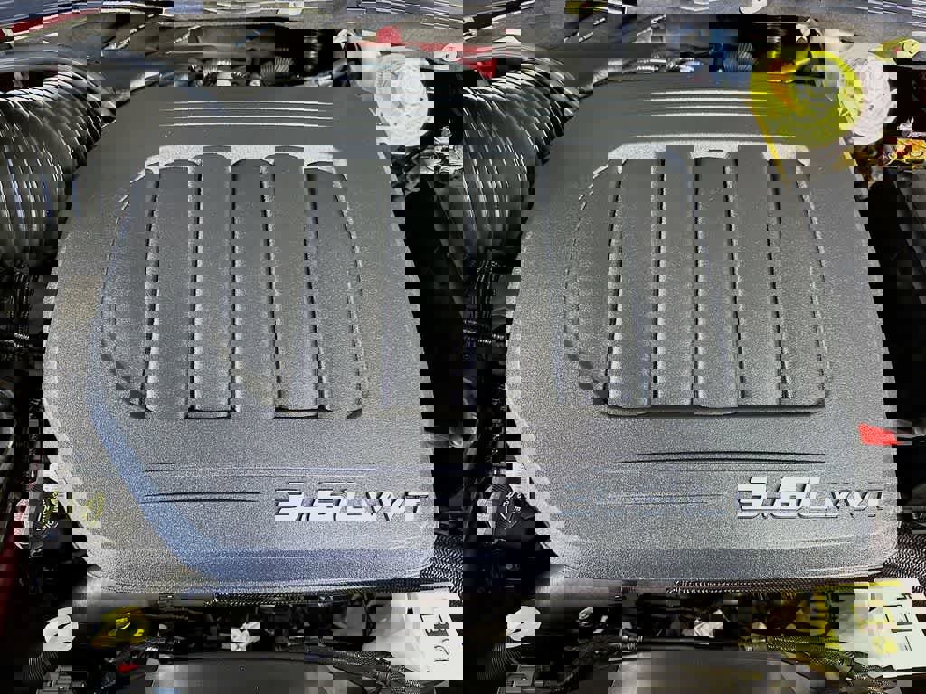 Used 2018 Dodge Grand Caravan SE w/ UConnect Hands-Free Group image 9