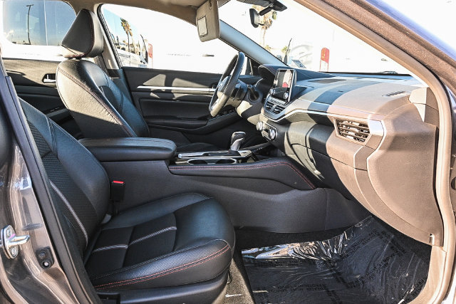Used 2025 Nissan Altima 2.5 SR FWD image 19