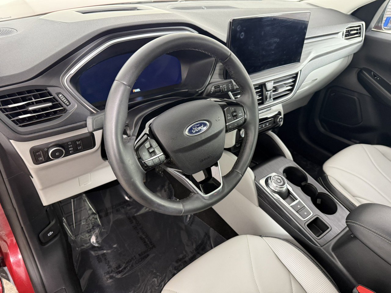 Certified 2025 Ford Escape SE w/ PHEV Premium Package FWD image 17