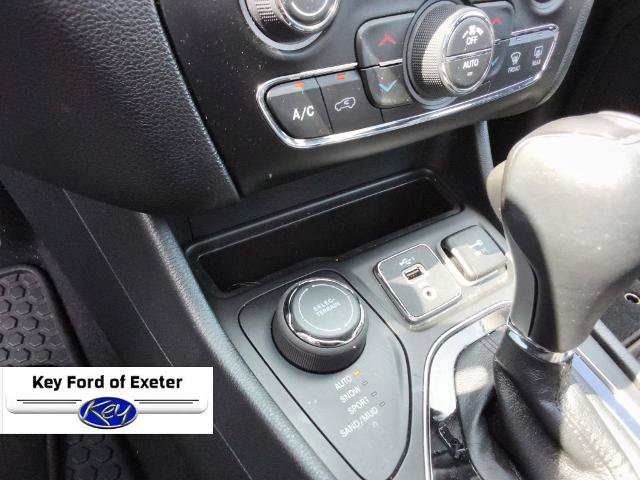 Used 2022 Jeep Cherokee Limited AWD/4WD image 30