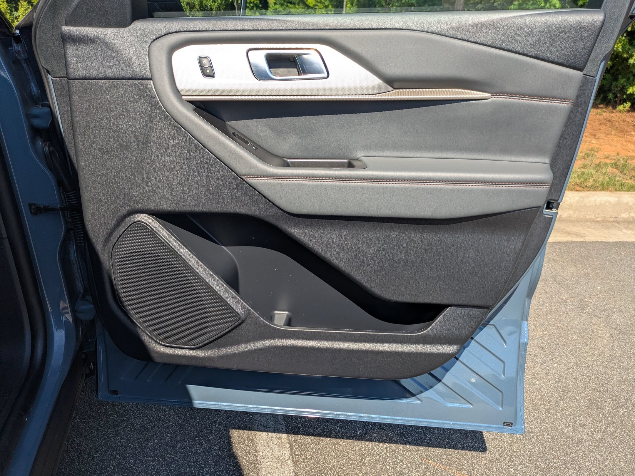 Certified 2025 Ford Explorer Active AWD/4WD image 37