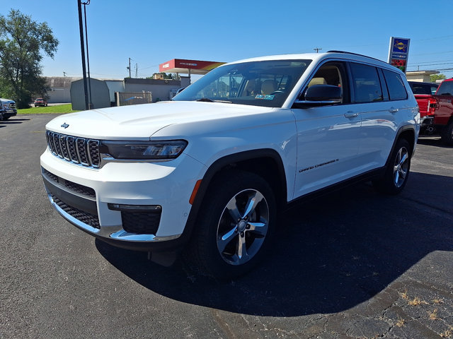 Used 2021 Jeep Grand Cherokee L Limited w/ Luxury Tech Group II AWD/4WD image 3