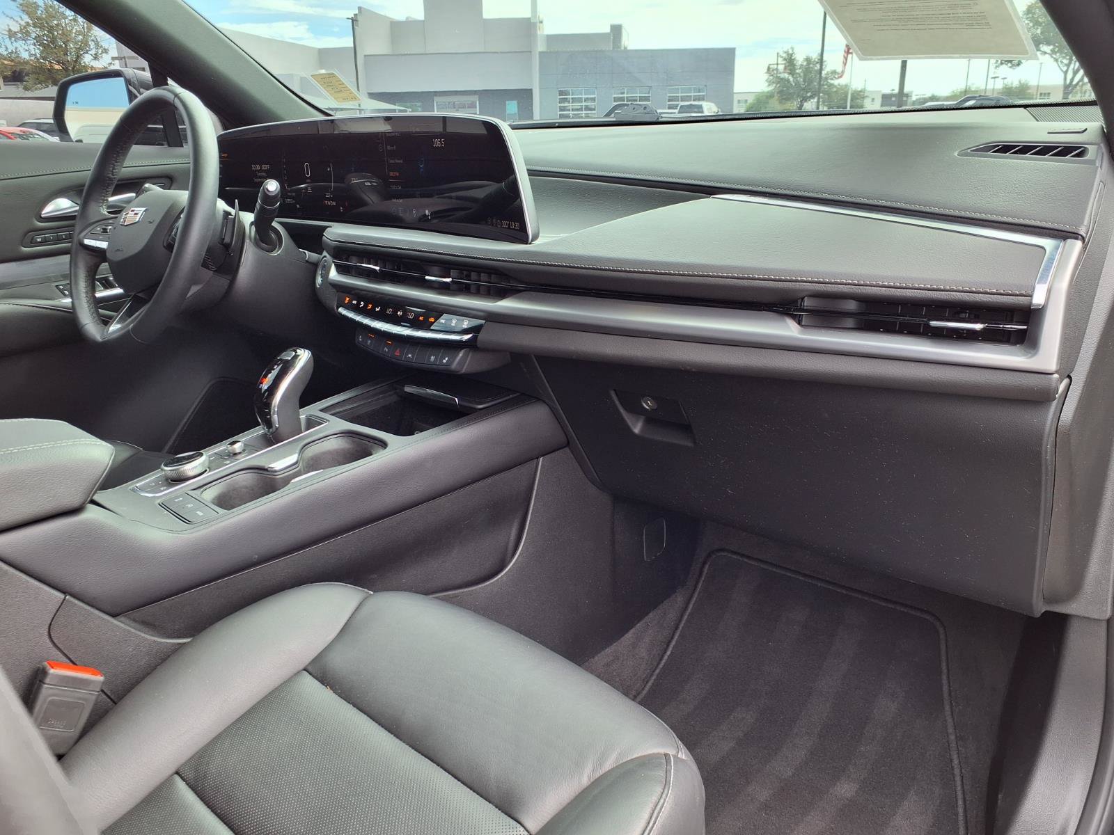 Used 2024 Cadillac XT4 Premium Luxury FWD image 10