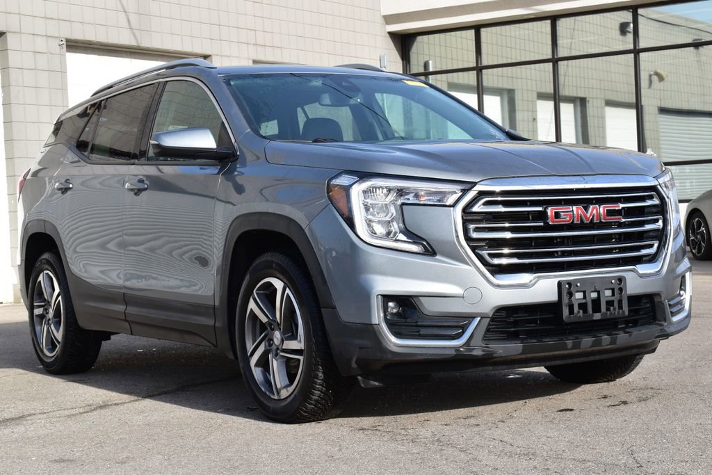 Used 2023 GMC Terrain SLT image 3