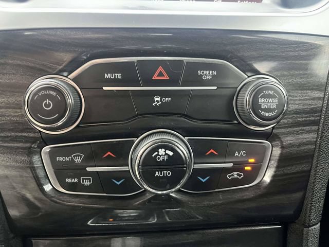 Used 2019 Chrysler 300 Touring w/ Sport Appearance Package RWD image 29