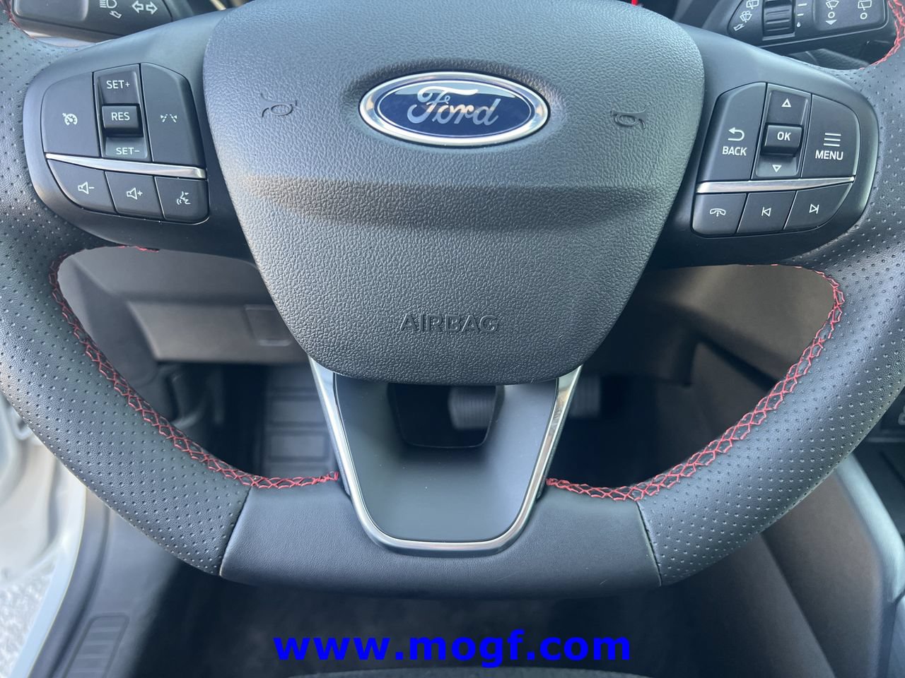 Certified 2025 Ford Escape ST-Line FWD image 12