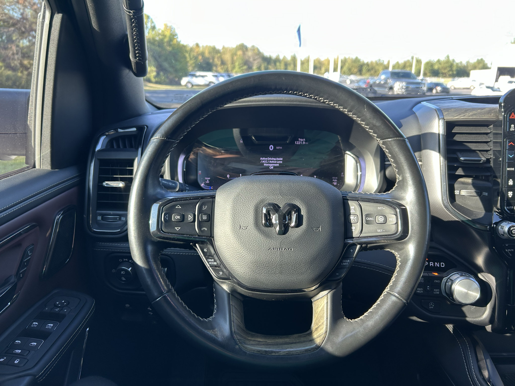 Used 2025 RAM 1500 Limited AWD/4WD image 17