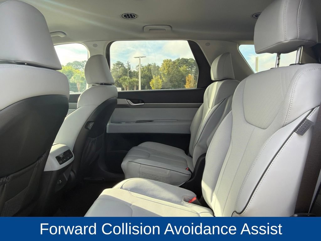 Used 2025 Hyundai Palisade SEL FWD image 16