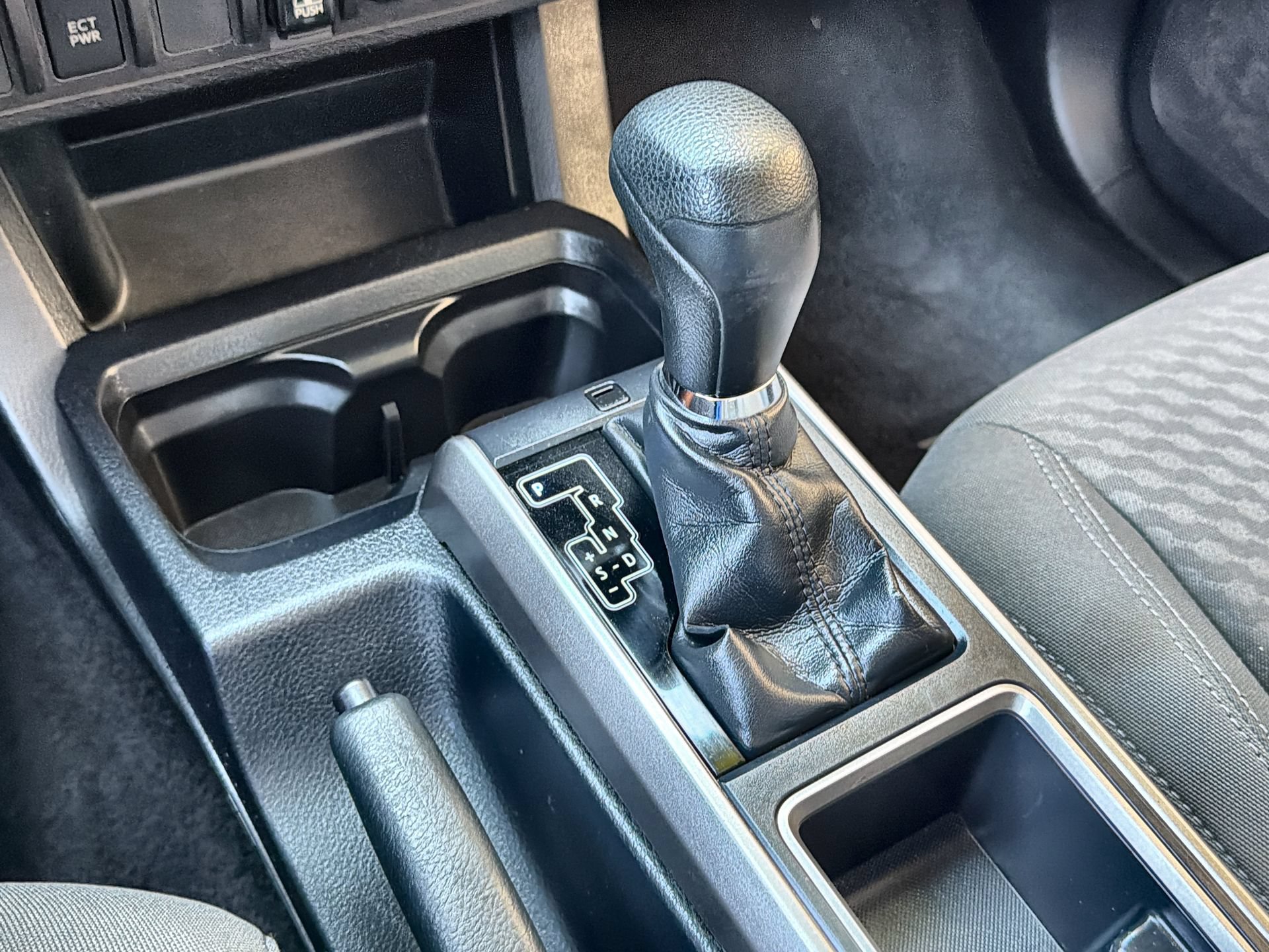 Used 2020 Toyota Tacoma SR5 RWD image 19