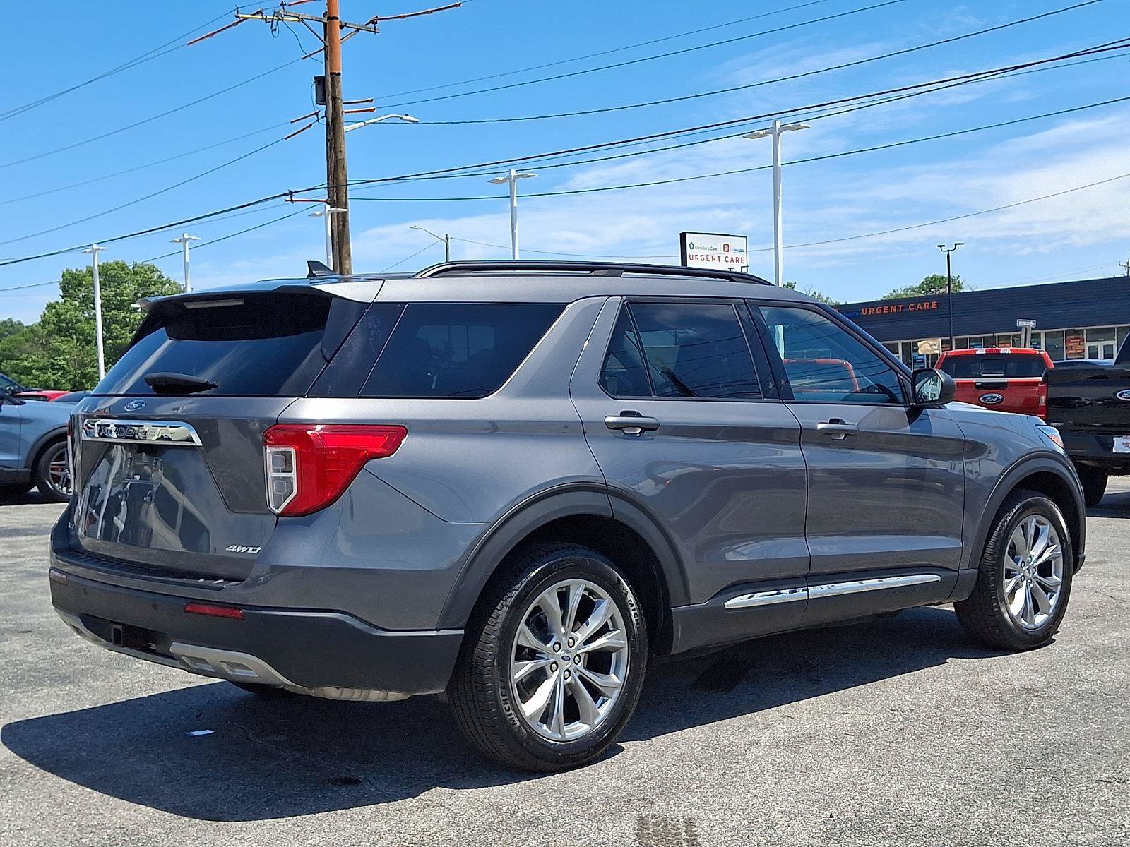 Certified 2023 Ford Explorer XLT w/ Equipment Group 202A AWD/4WD image 6