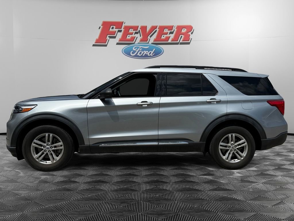 Certified 2022 Ford Explorer XLT w/ Equipment Group 202A RWD image 2
