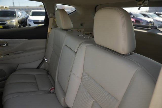 Used 2017 Nissan Murano Platinum w/ Platinum Technology Package image 14