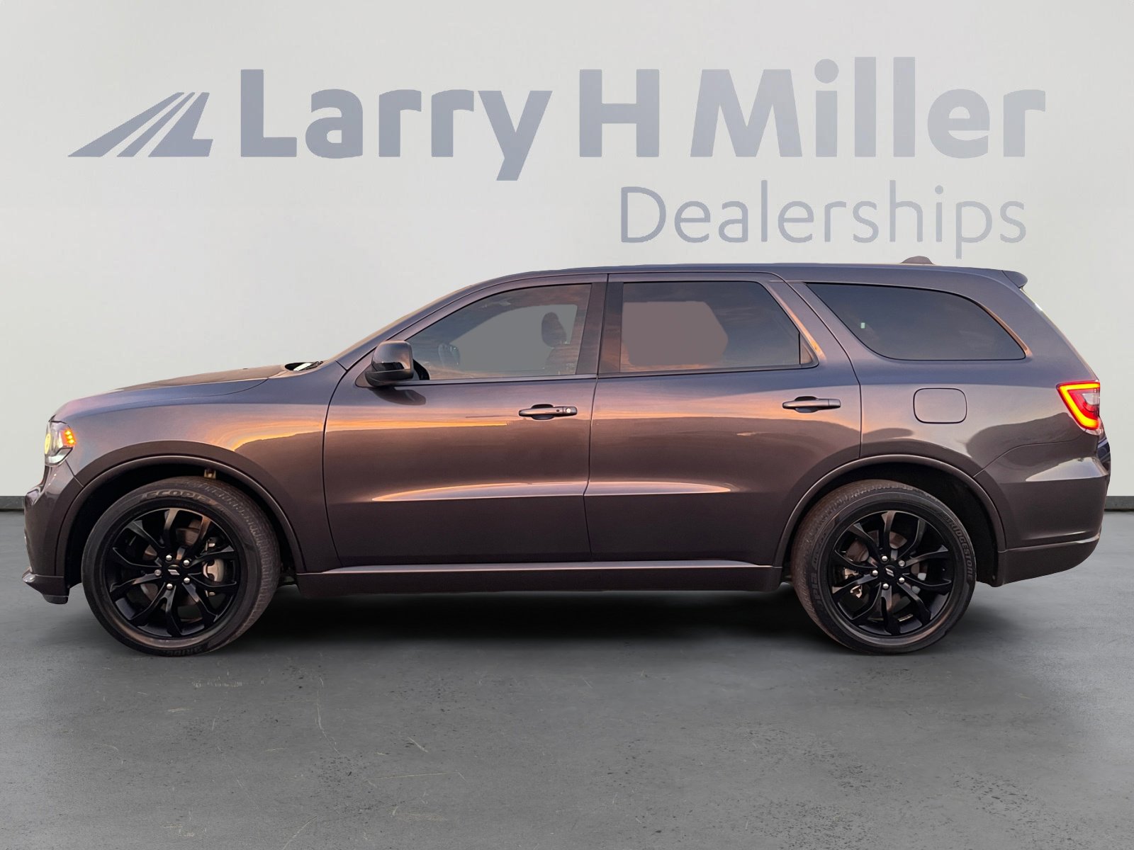 Used 2020 Dodge Durango SXT image 2