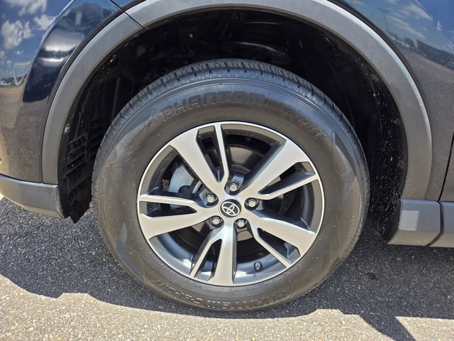 Used 2018 Toyota RAV4 XLE FWD image 25