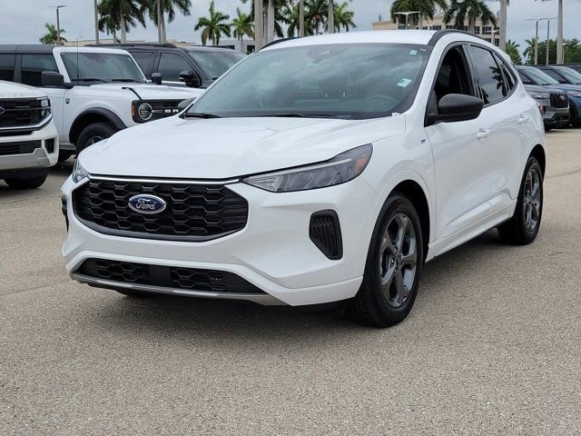 Certified 2023 Ford Escape ST-Line w/ Tech Pack #1 FWD image 3