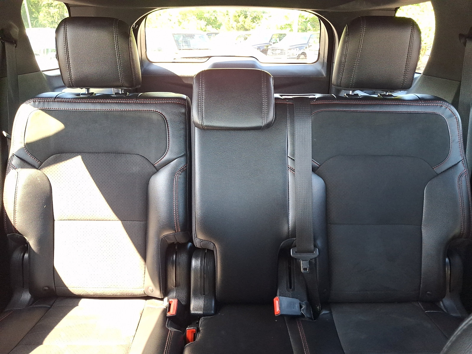 Certified 2019 Ford Explorer XLT w/ Equipment Group 202A AWD/4WD image 19
