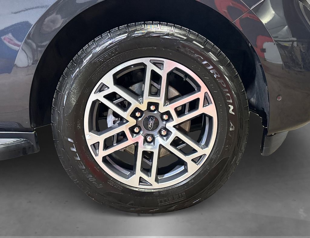 Certified 2025 Ford Expedition Active AWD/4WD image 20