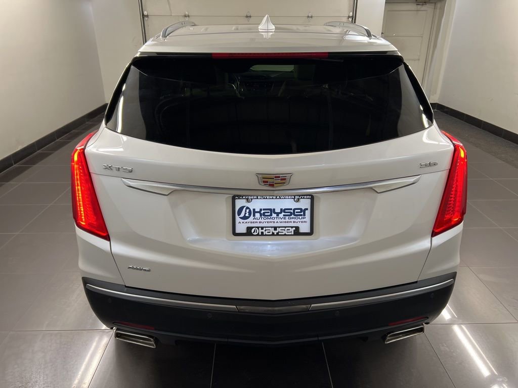 Used 2017 Cadillac XT5 Luxury w/ Driver Awareness Package AWD/4WD image 5