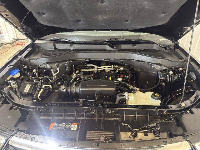 Certified 2021 Ford Explorer XLT w/ Equipment Group 202A RWD image 6