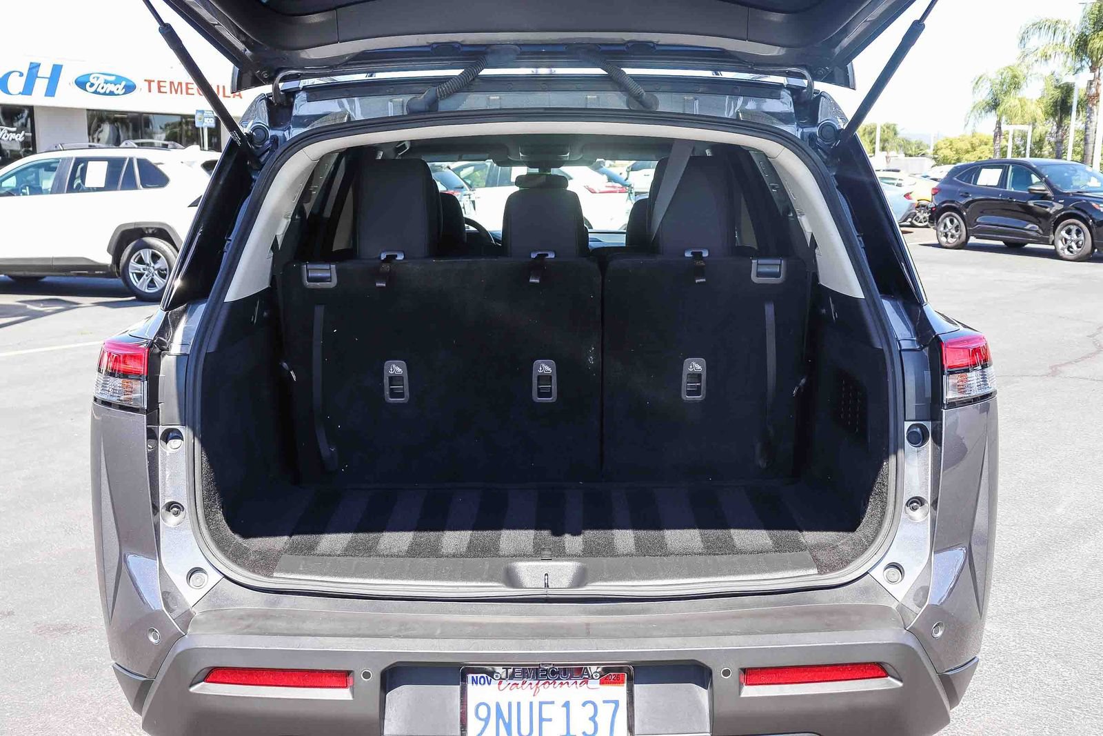 Used 2024 Nissan Pathfinder SV FWD image 27