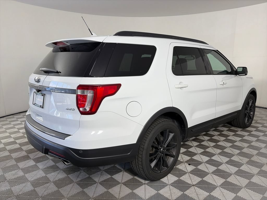 Certified 2018 Ford Explorer XLT w/ Equipment Group 202A AWD/4WD image 7