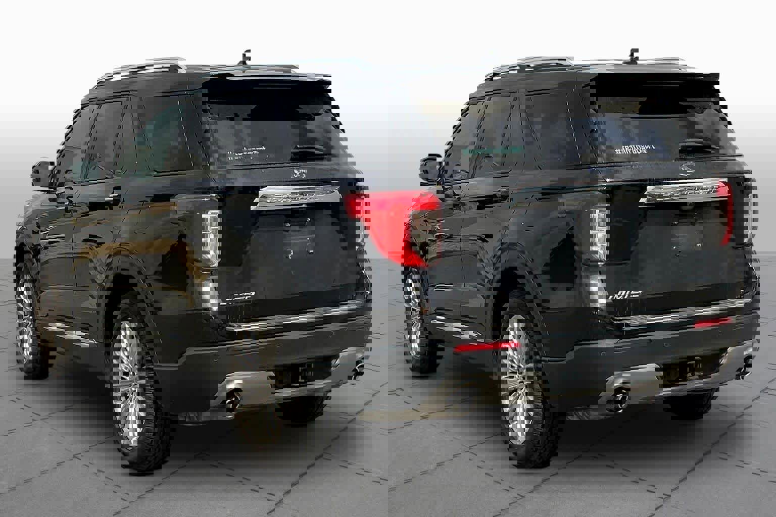 Certified 2022 Ford Explorer Limited w/ Equipment Group 301A image 12