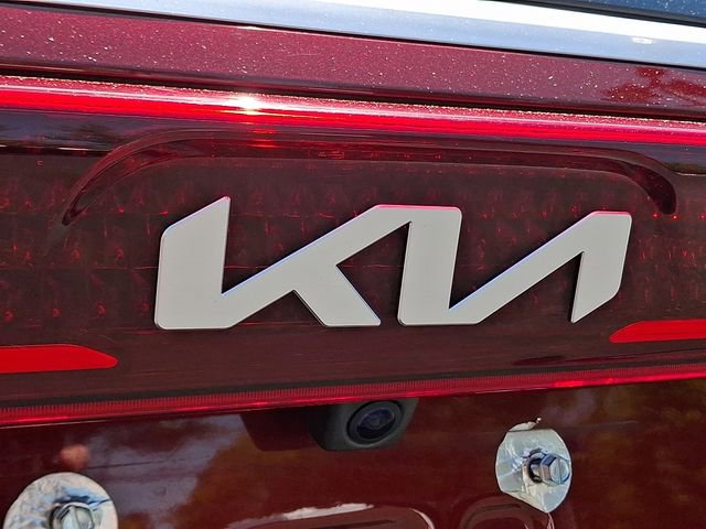 Used 2023 Kia Carnival LX FWD image 31