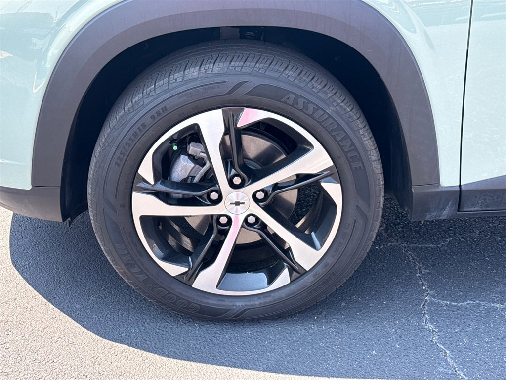 Used 2024 Chevrolet Trax RS w/ Driver Confidence Package image 11