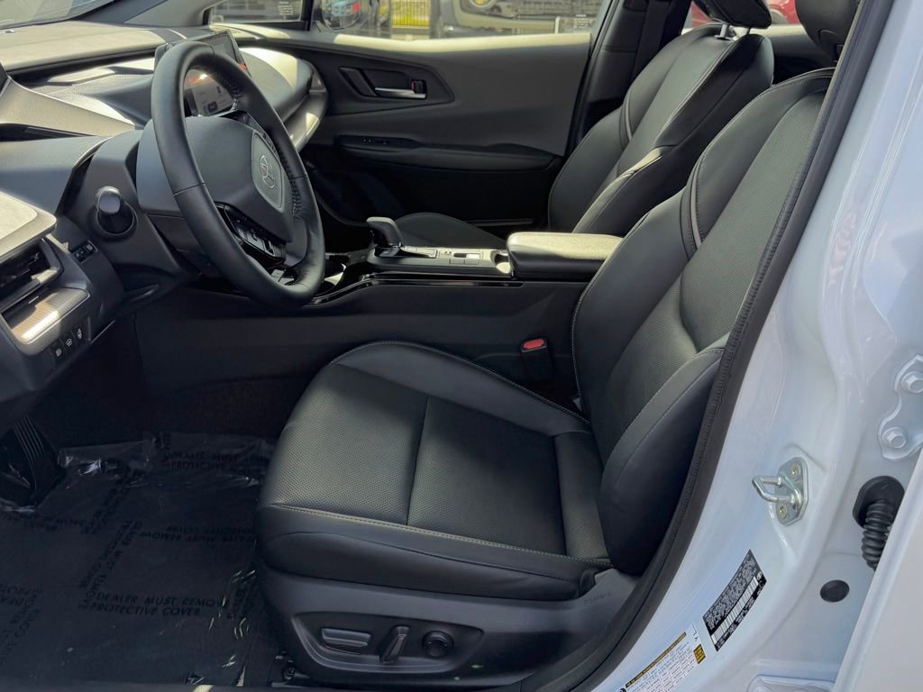 Used 2025 Toyota Prius XLE image 16