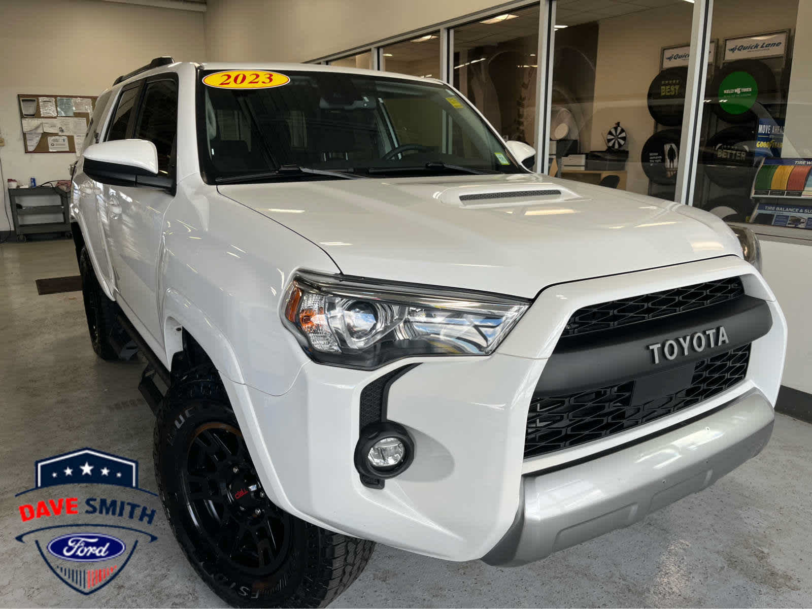 Used 2023 Toyota 4Runner TRD Off-Road AWD/4WD image 2