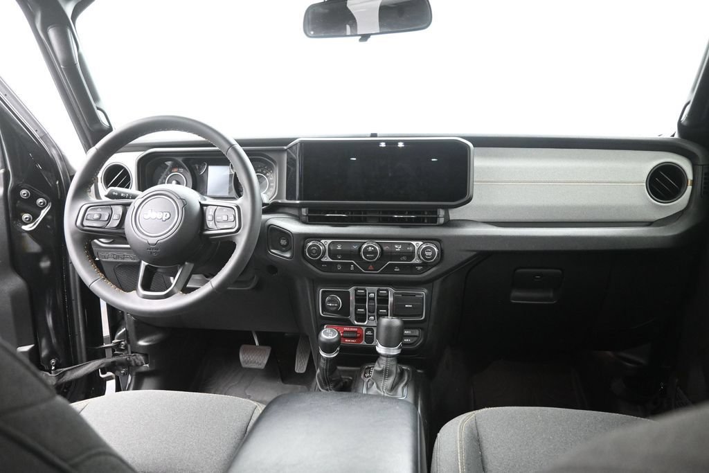 Used 2024 Jeep Wrangler Unlimited Sport AWD/4WD image 14