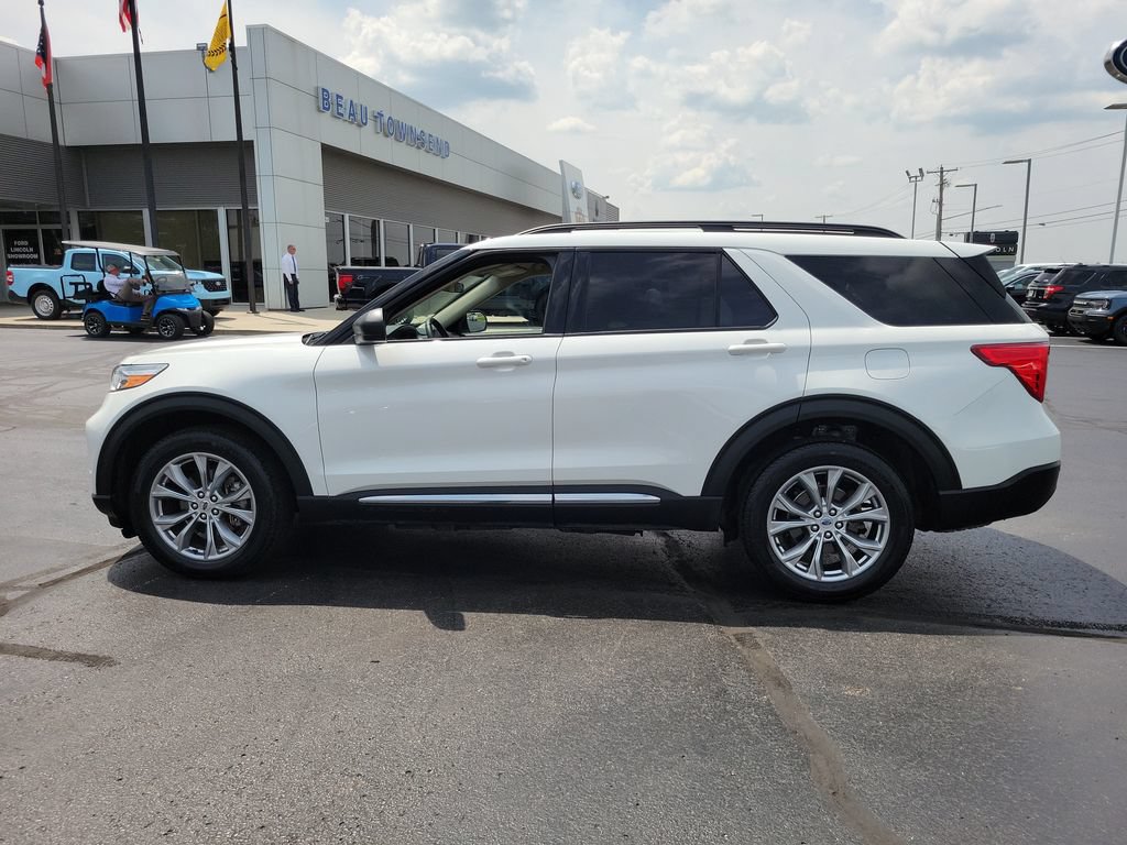 Certified 2023 Ford Explorer XLT w/ Equipment Group 202A AWD/4WD image 7