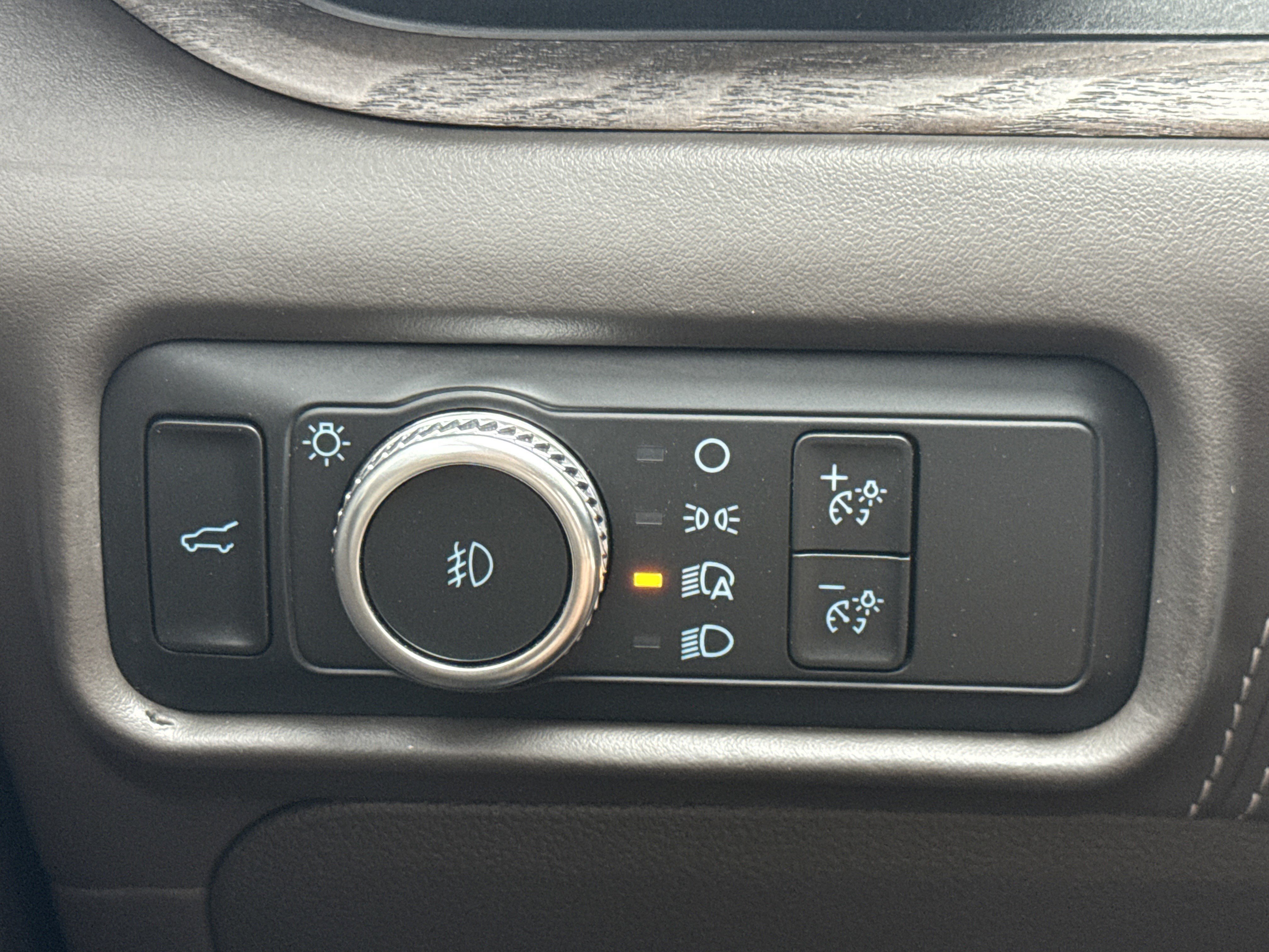 Certified 2022 Ford Explorer Platinum w/ Equipment Group 601A image 22