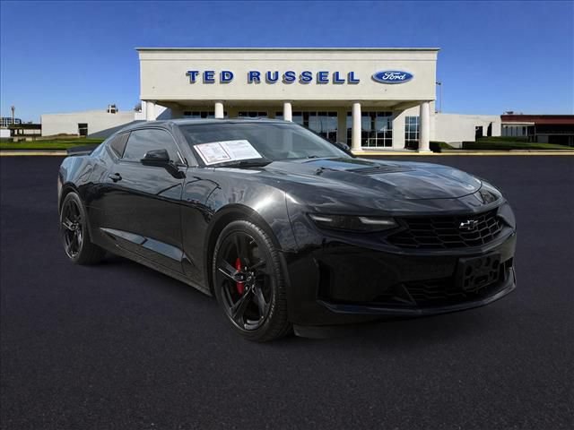 Used 2022 Chevrolet Camaro LT RWD image 3