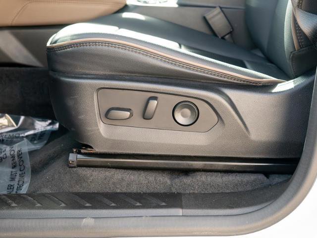 Used 2023 GMC Canyon Denali image 18